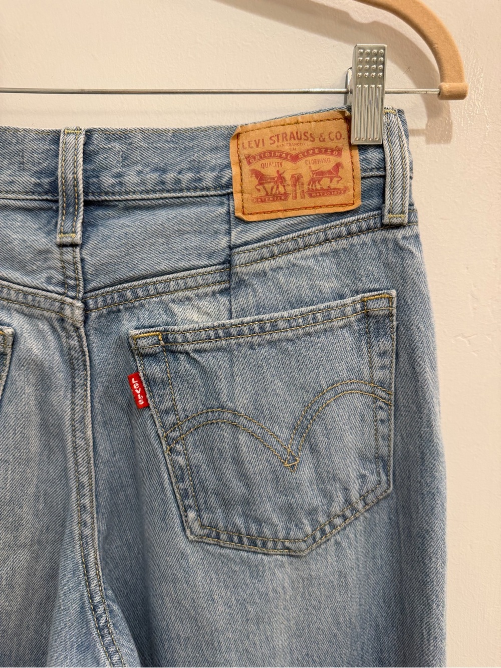 Levi's '94 Baggy Wide Leg High Waist Jeans in "Charlie Boy" Light Wash 90s Sz 27 - Picture 8 of 12
